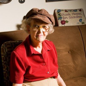 Zufriedene Kundin stundenweisen Seniorenbetreuung Frau Irmgard Klopsch-Timm